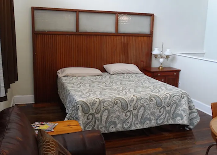 Hotel Davie School Anna