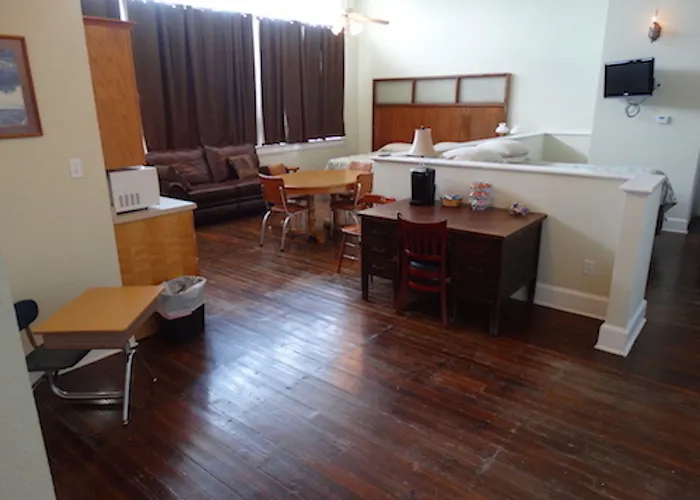 Davie School Hotel