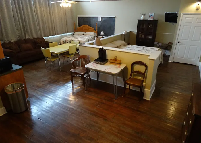 Hotel Davie School 4*